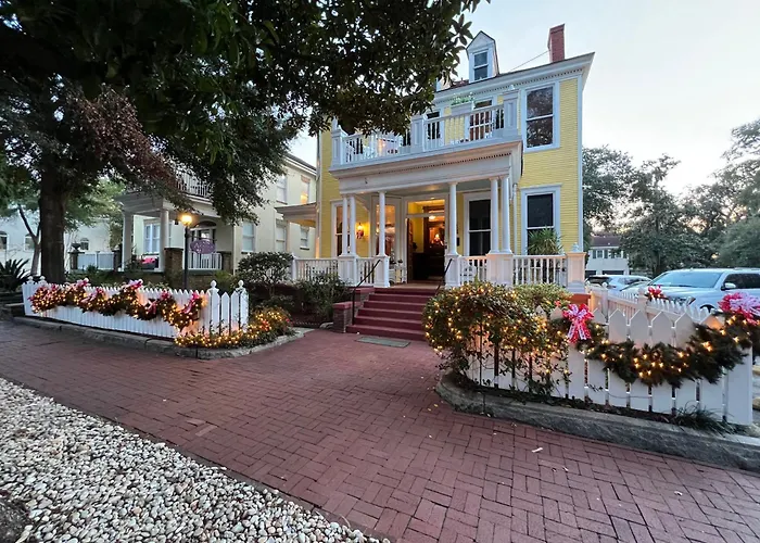 Azalea Inn And Villas Savannah