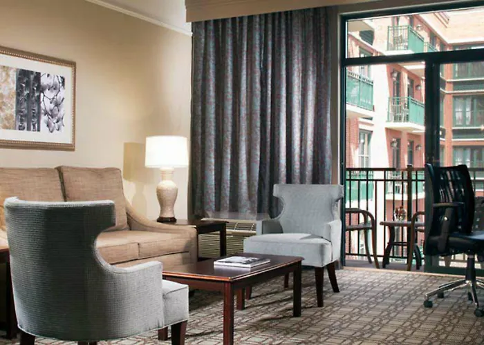 Courtyard By Marriott Savannah Downtown - Historic District