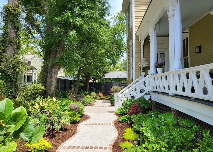 Thomas Weihs Haus Bed & Breakfast Savannah