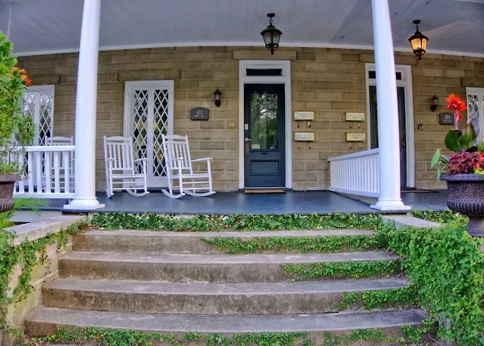 Downtown Savannah Oasis